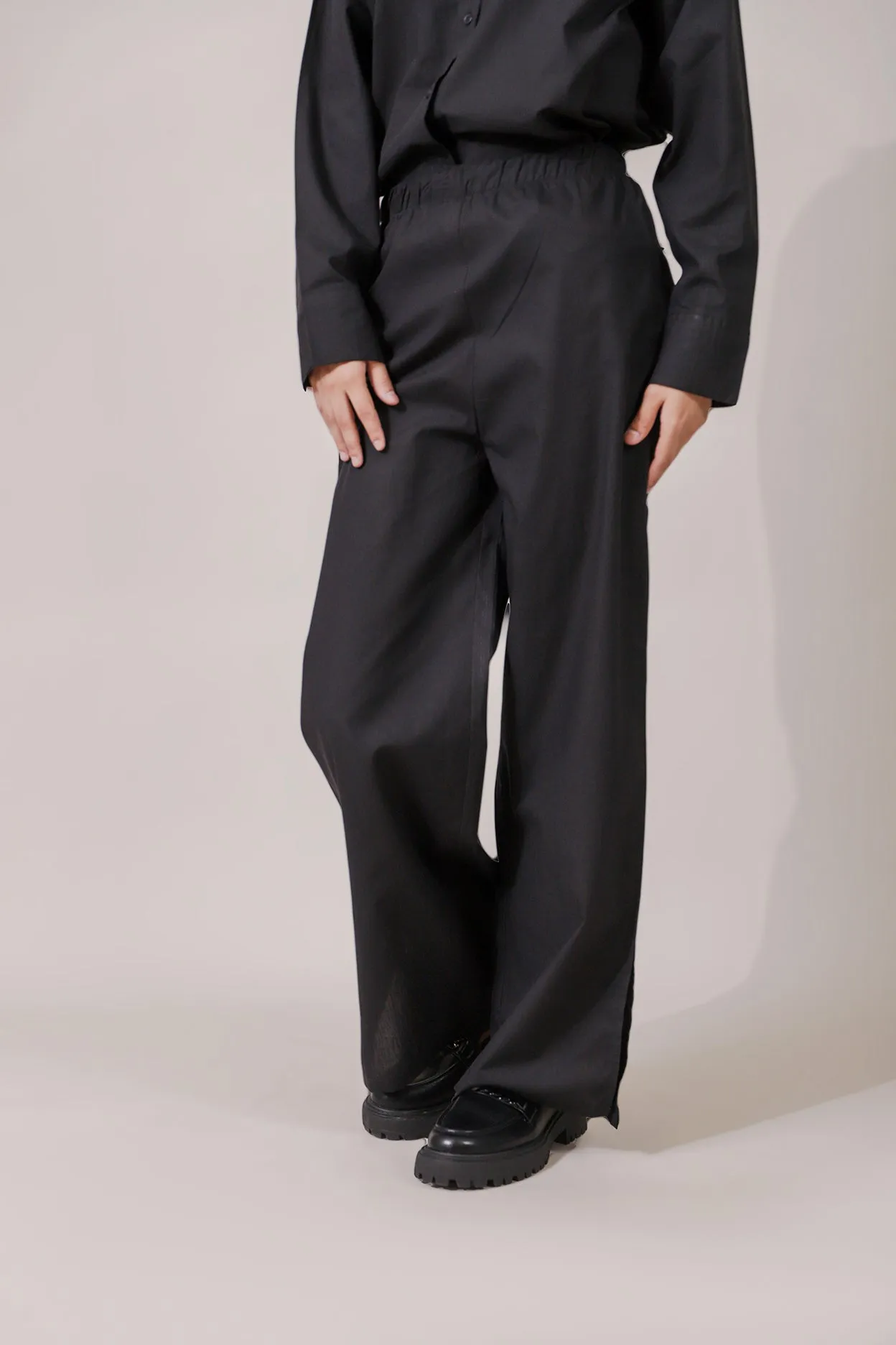 BASIC WIDE LEG TROUSERS