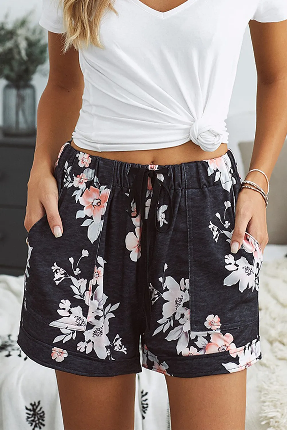 Black Drawstring Floral Print Pocketed Shorts