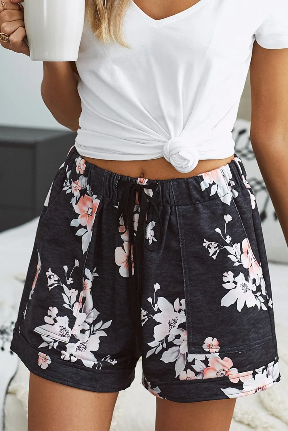 Black Drawstring Floral Print Pocketed Shorts