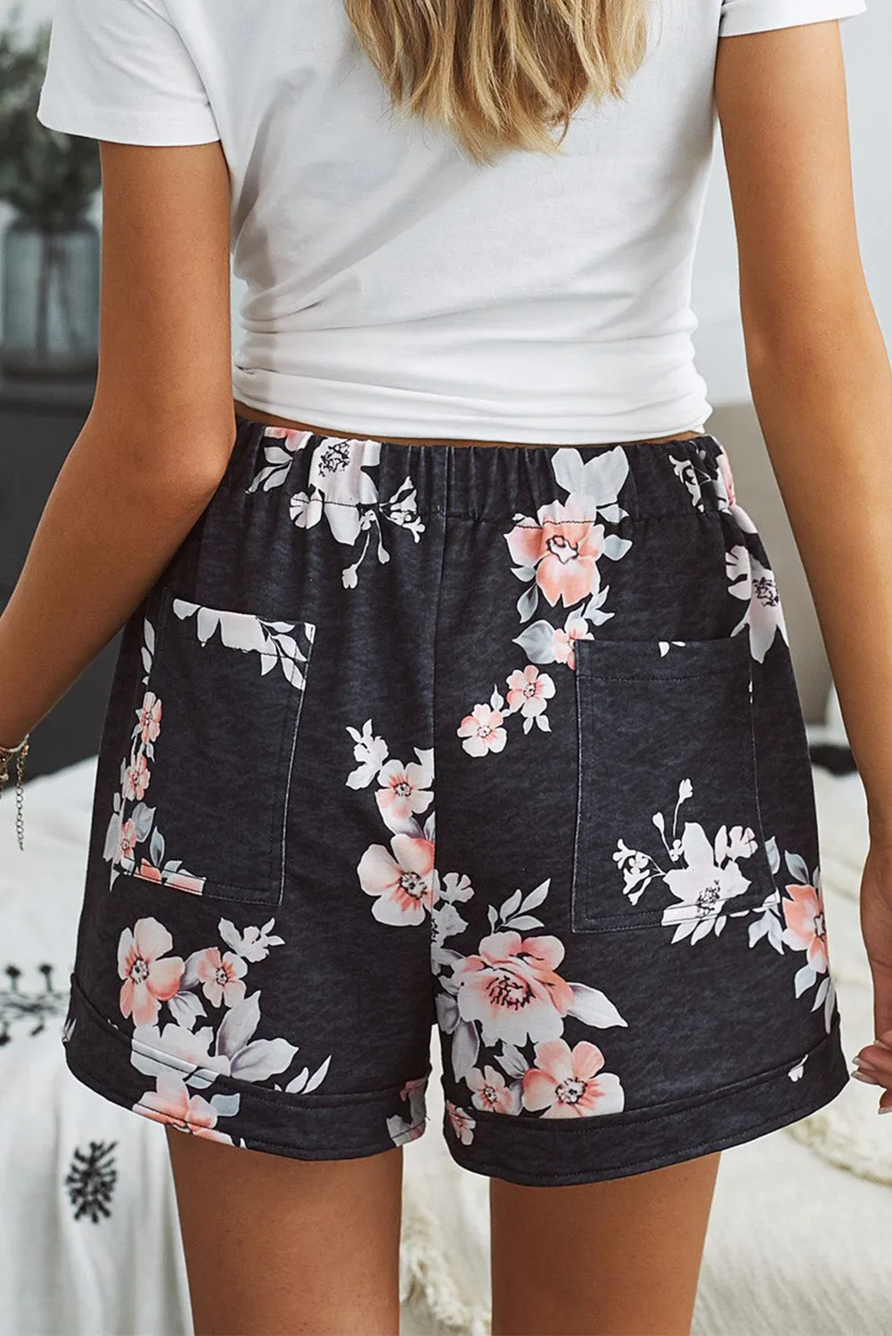 Black Drawstring Floral Print Pocketed Shorts