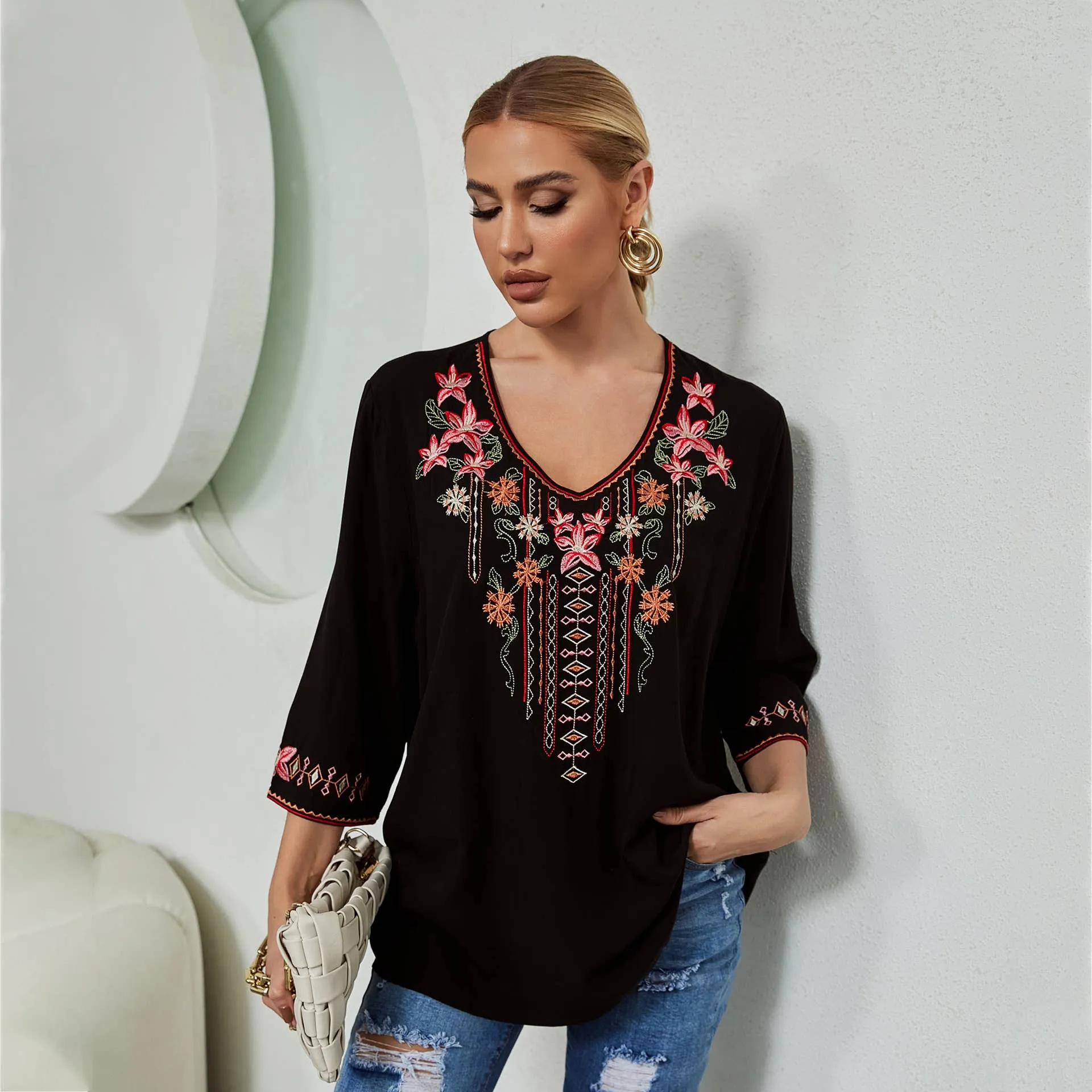 COTTON EMBROIDERED FLORAL BLOUSE_CWTBLL0837