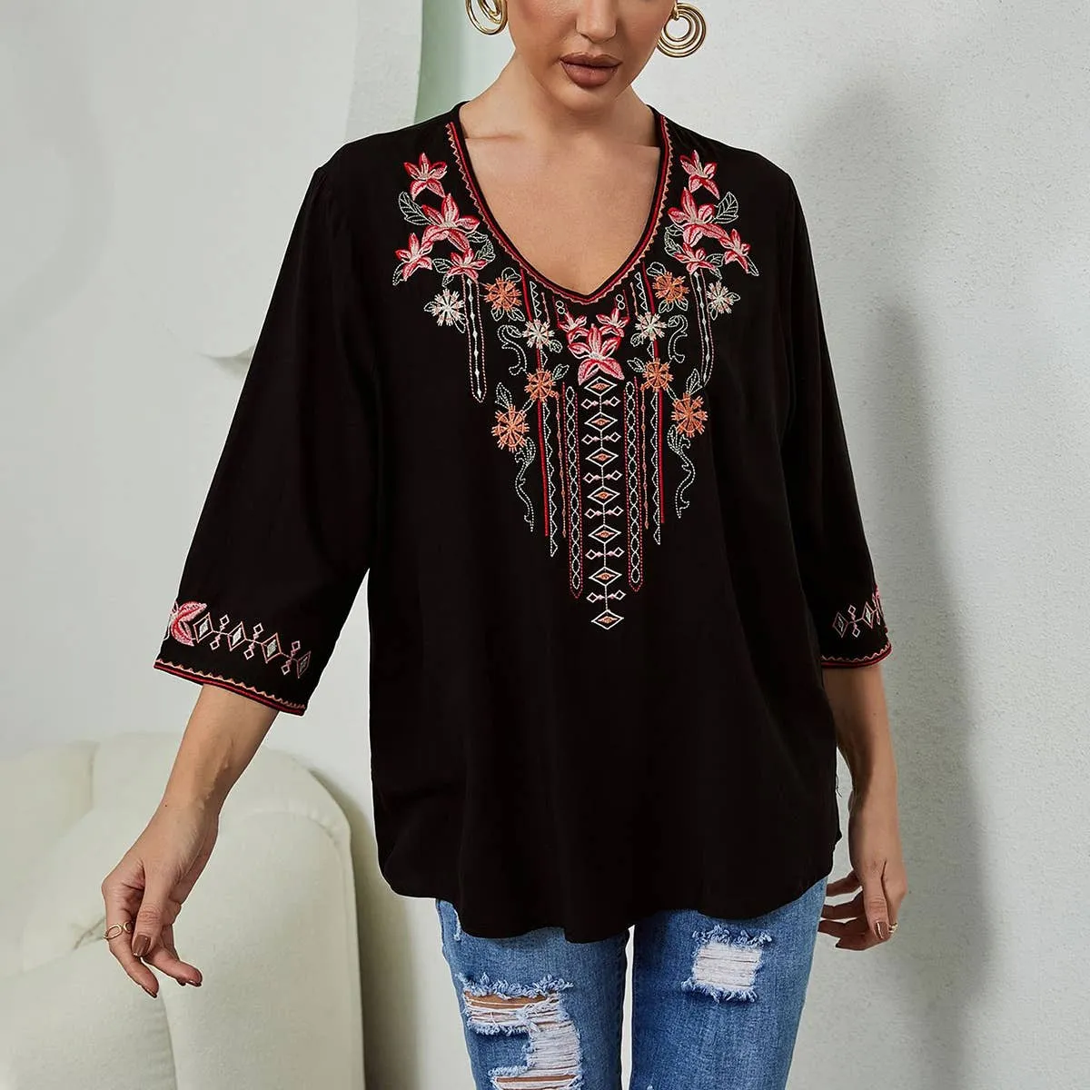 COTTON EMBROIDERED FLORAL BLOUSE_CWTBLL0837