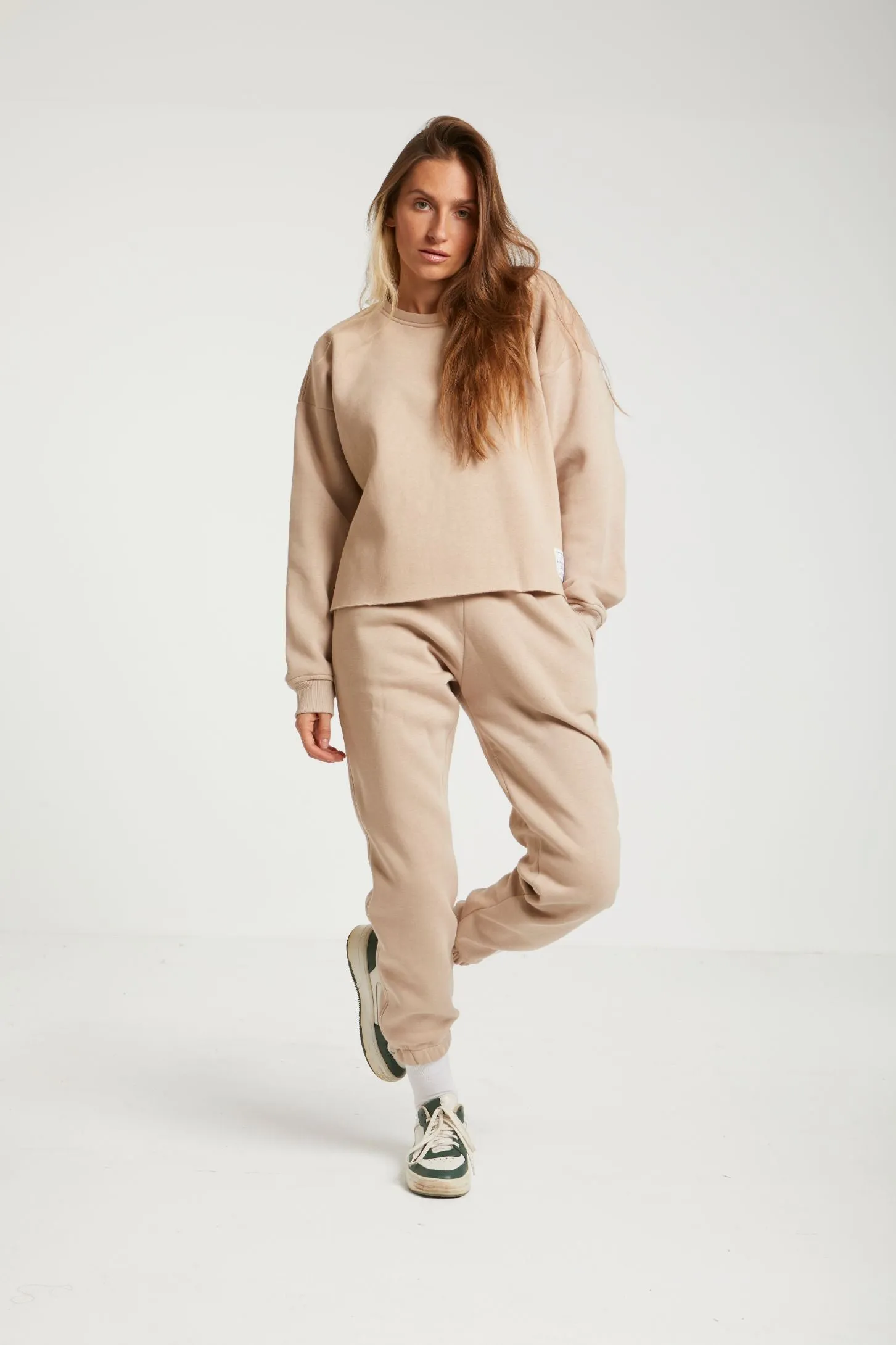 CROPPED ULTIMATE SWEATSHIRT - BEIGE