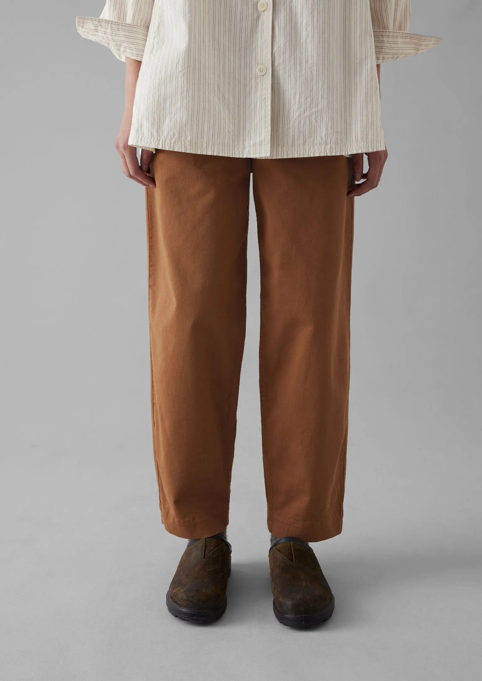 Darted Cotton Twill Trousers | Russet