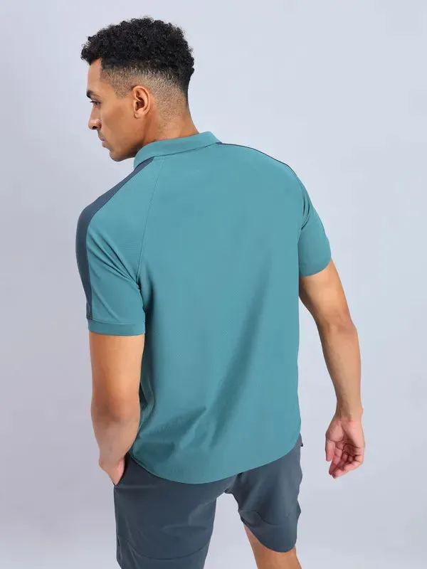 Men Colorblock Slim Fit Polo T-shirt with MATPIQ