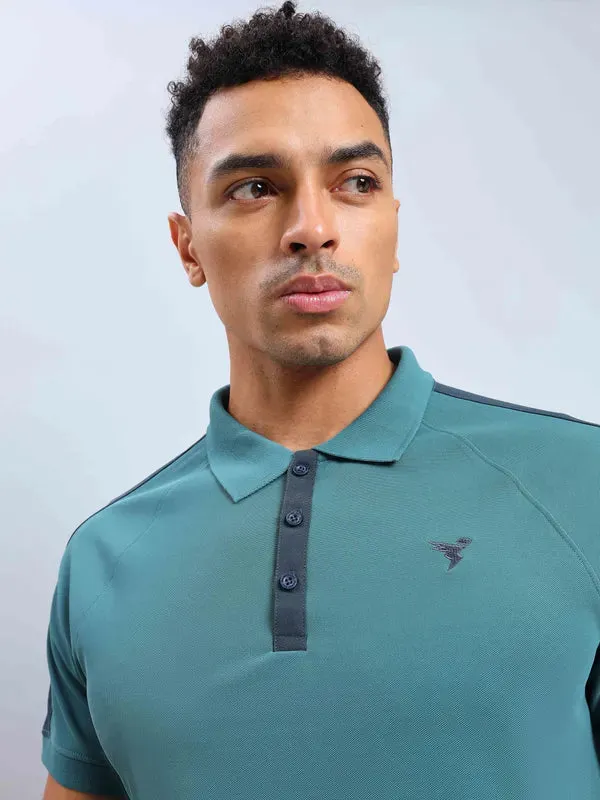 Men Colorblock Slim Fit Polo T-shirt with MATPIQ