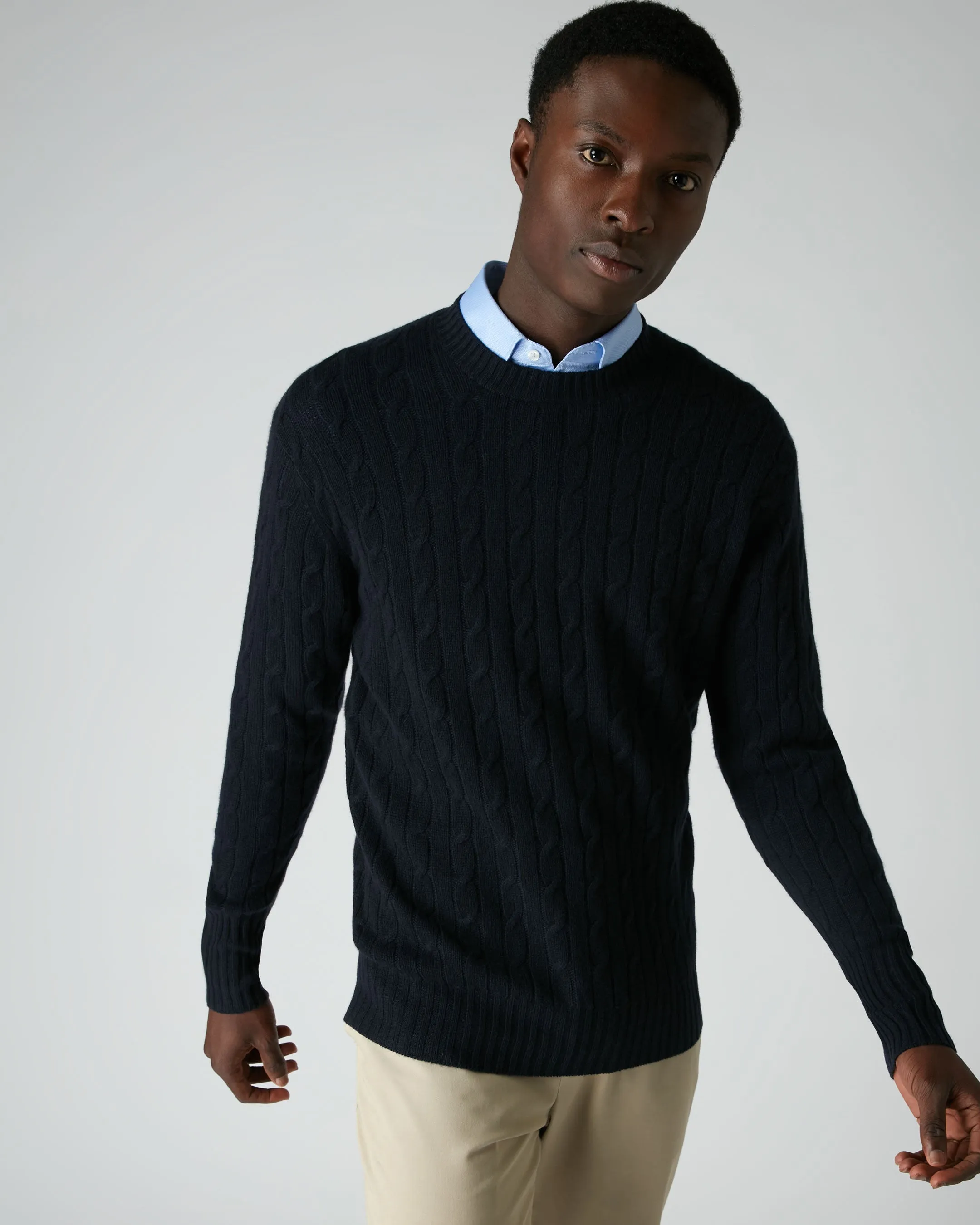 Men's Thames Cable Round Neck Cashmere Sweater Navy Blue