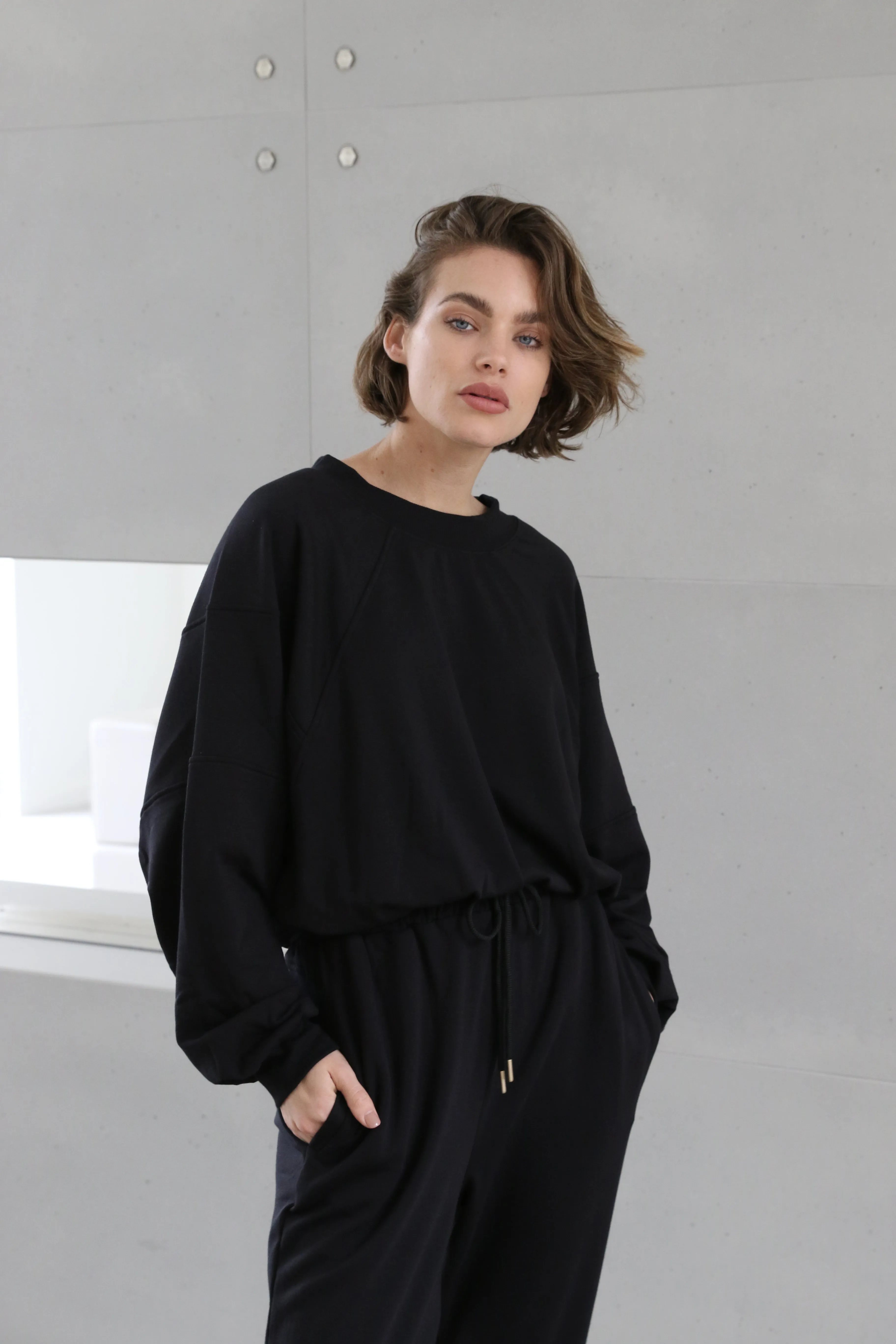 Signature Jumper - Black