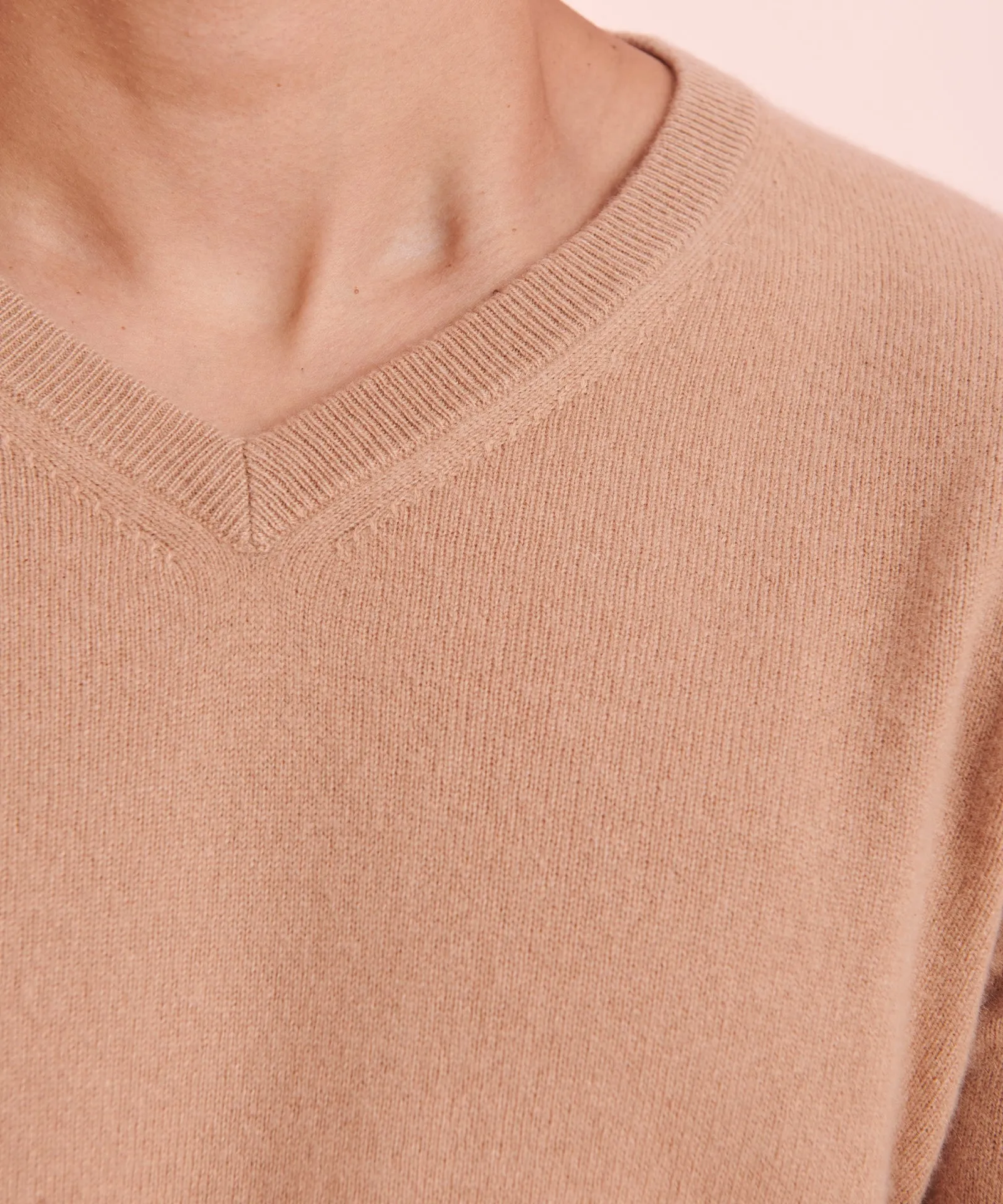 The Original Cashmere V-Neck Sweater Men's