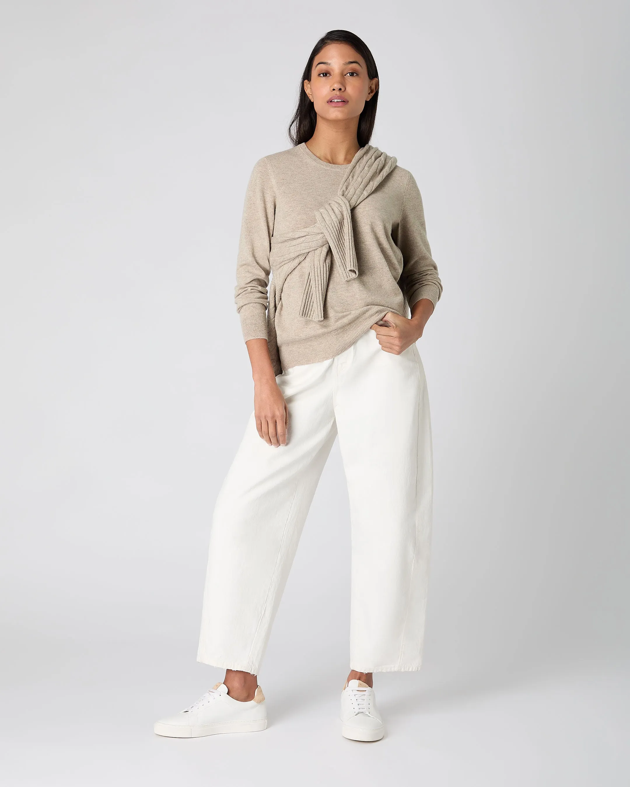 Women's Evie Classic Round Neck Cashmere Sweater Oatmeal Brown